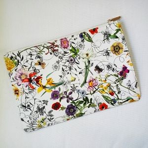 Shiraleah tablet clutch